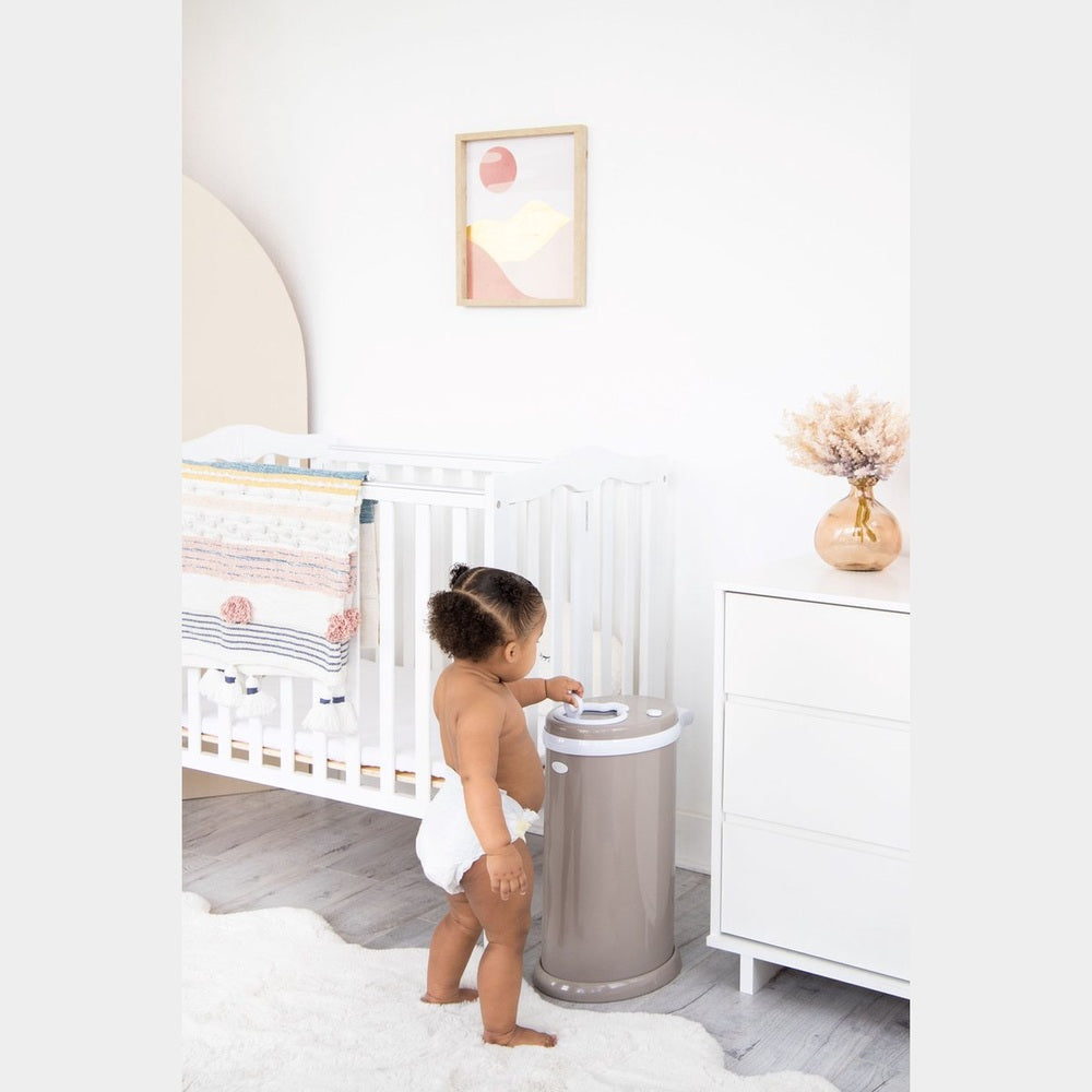 Ubbi Luieremmer – Taupe | Geurloos, metaal, stijlvol en zonder navulcassettes