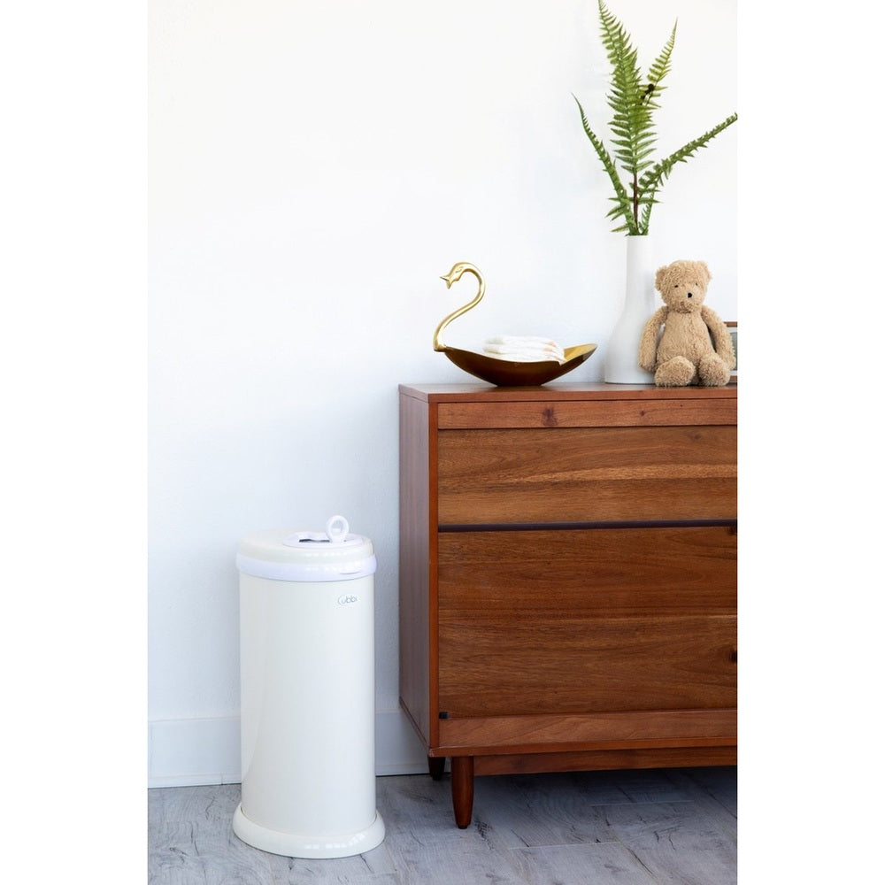 Ubbi Luieremmer – Ivoor | Geurloos, metaal, stijlvol en zonder navulcassettes