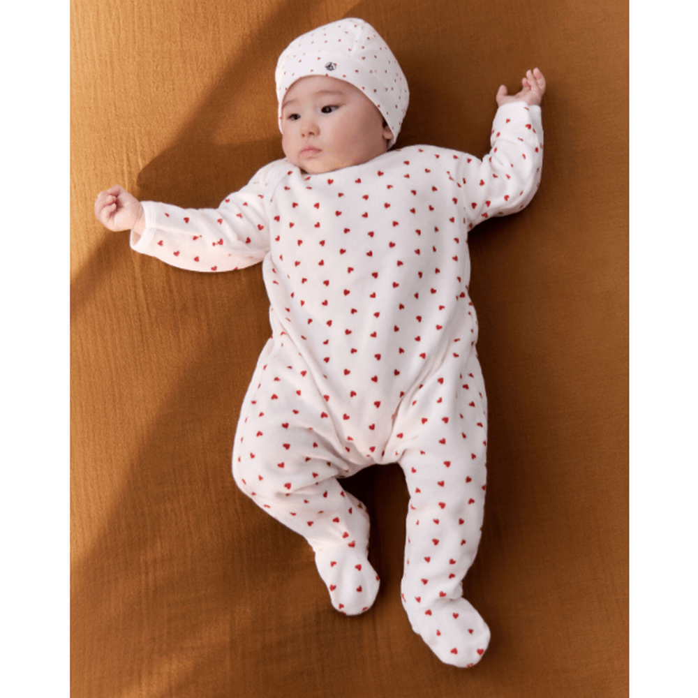 Petit Bateau Fluwelen babypyjama met hartjesprint