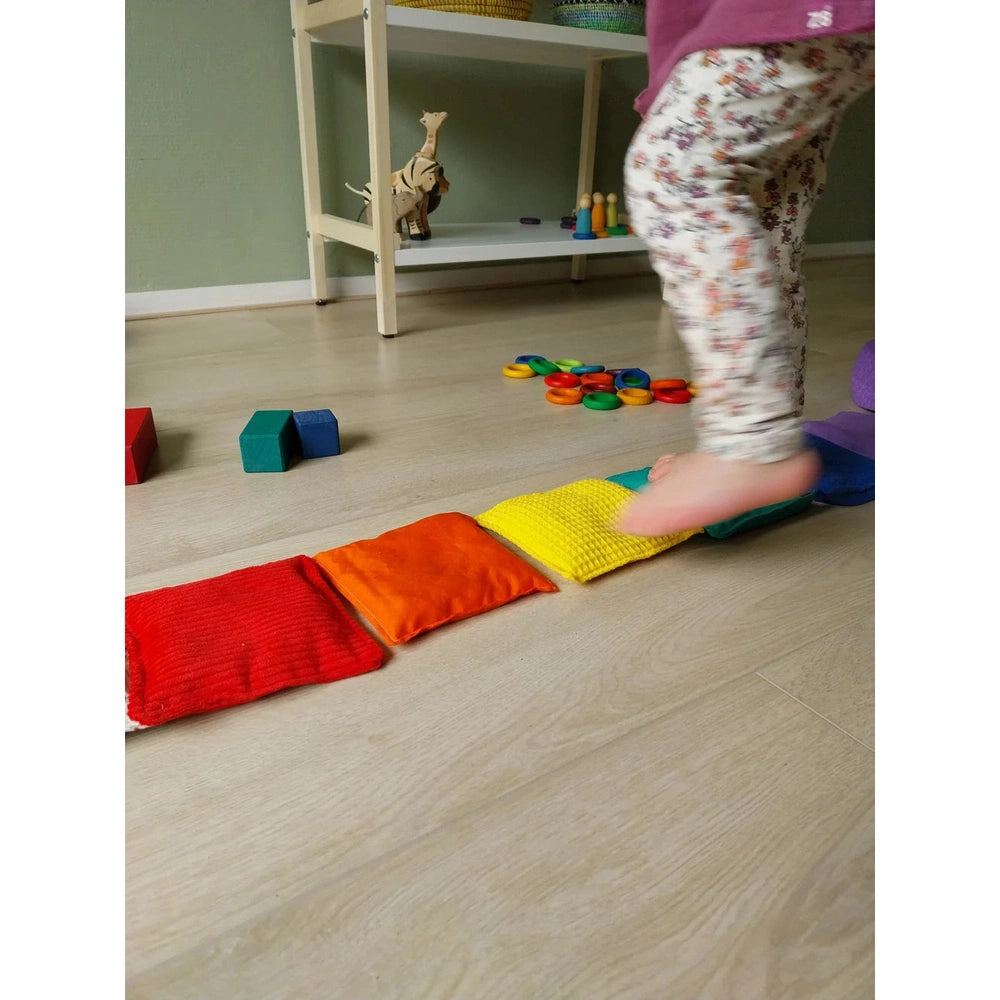Pit&Play Sachets sensoriels arc-en-ciel + foulard de jeu en coton offert, taille moyenne, Fade Rainbow