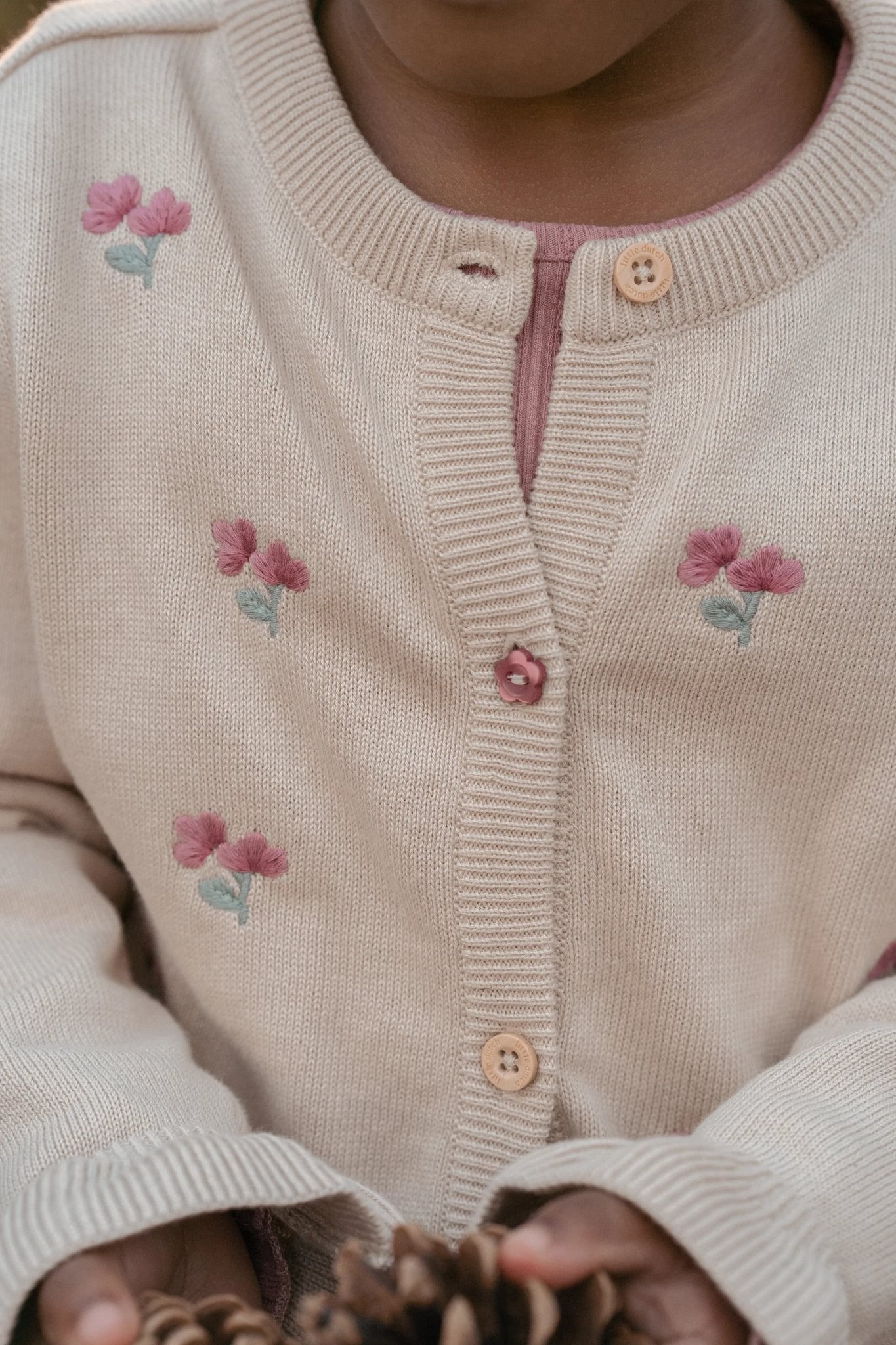 Little Dutch Gebreide Cardigan - Sand Met Bloemetjes