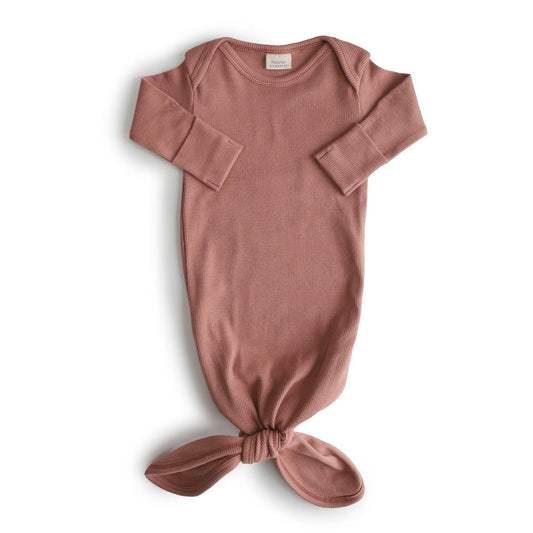 MUSHIE - RIBBED KNOTTED BABY GOWN - CEDAR